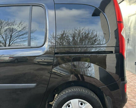 Черный Рено Кенгу, объемом двигателя 1.6 л и пробегом 190 тыс. км за 7199 $, фото 38 на Automoto.ua