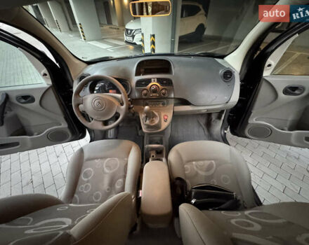 Чорний Рено Кєнгу, об'ємом двигуна 1.6 л та пробігом 190 тис. км за 7350 $, фото 32 на Automoto.ua