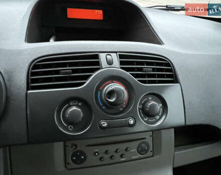 Черный Рено Кенгу, объемом двигателя 1.5 л и пробегом 170 тыс. км за 6700 $, фото 31 на Automoto.ua