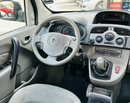 Чорний Рено Кєнгу, об'ємом двигуна 1.6 л та пробігом 136 тис. км за 8400 $, фото 26 на Automoto.ua