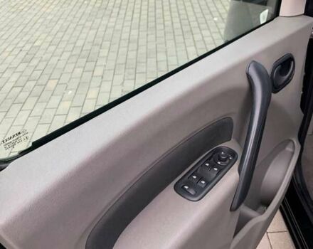 Черный Рено Кенгу, объемом двигателя 1.6 л и пробегом 190 тыс. км за 6600 $, фото 4 на Automoto.ua