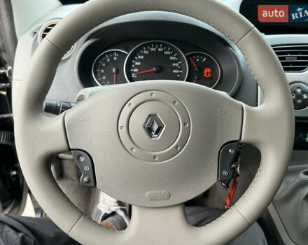 Черный Рено Кенгу, объемом двигателя 1.6 л и пробегом 214 тыс. км за 7300 $, фото 45 на Automoto.ua