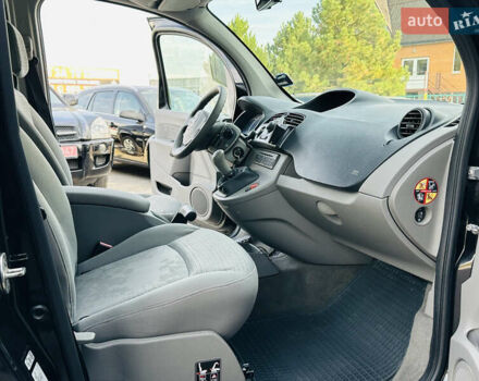 Чорний Рено Кєнгу, об'ємом двигуна 1.6 л та пробігом 136 тис. км за 8400 $, фото 36 на Automoto.ua