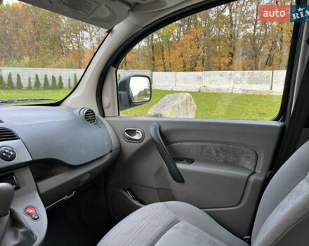 Черный Рено Кенгу, объемом двигателя 1.6 л и пробегом 214 тыс. км за 7300 $, фото 32 на Automoto.ua