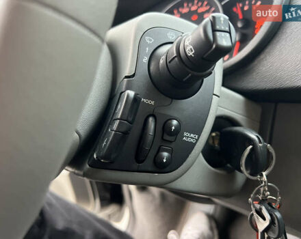 Черный Рено Кенгу, объемом двигателя 1.6 л и пробегом 214 тыс. км за 7300 $, фото 48 на Automoto.ua