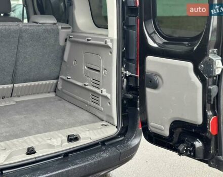 Черный Рено Кенгу, объемом двигателя 1.5 л и пробегом 227 тыс. км за 7300 $, фото 34 на Automoto.ua