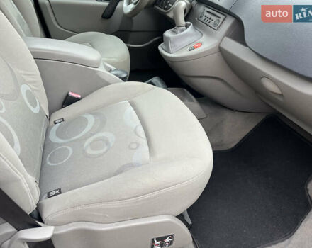 Чорний Рено Кєнгу, об'ємом двигуна 1.6 л та пробігом 201 тис. км за 8400 $, фото 45 на Automoto.ua