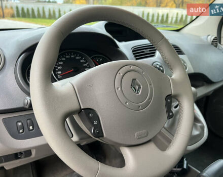 Черный Рено Кенгу, объемом двигателя 1.6 л и пробегом 214 тыс. км за 7300 $, фото 50 на Automoto.ua