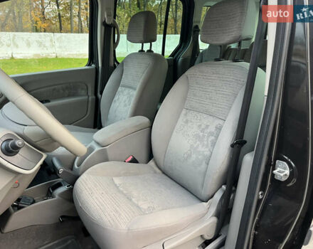 Черный Рено Кенгу, объемом двигателя 1.6 л и пробегом 214 тыс. км за 7300 $, фото 30 на Automoto.ua