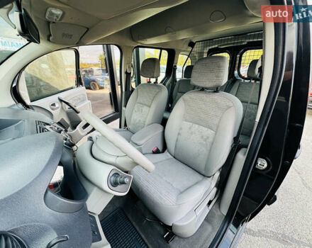 Чорний Рено Кєнгу, об'ємом двигуна 1.6 л та пробігом 136 тис. км за 8400 $, фото 40 на Automoto.ua