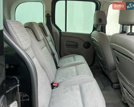 Черный Рено Кенгу, объемом двигателя 1.6 л и пробегом 214 тыс. км за 7300 $, фото 54 на Automoto.ua