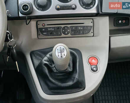 Чорний Рено Кєнгу, об'ємом двигуна 1.6 л та пробігом 136 тис. км за 8400 $, фото 32 на Automoto.ua