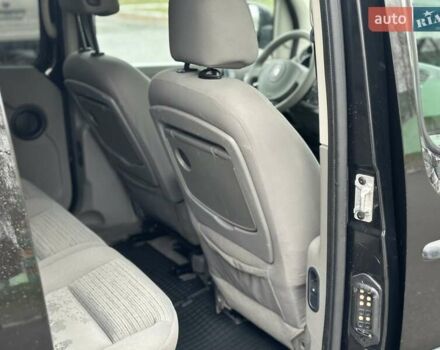 Черный Рено Кенгу, объемом двигателя 1.5 л и пробегом 227 тыс. км за 7300 $, фото 31 на Automoto.ua