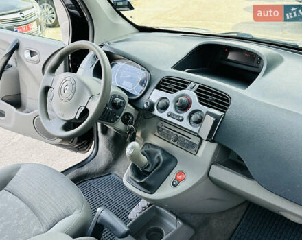 Чорний Рено Кєнгу, об'ємом двигуна 1.6 л та пробігом 136 тис. км за 8400 $, фото 38 на Automoto.ua