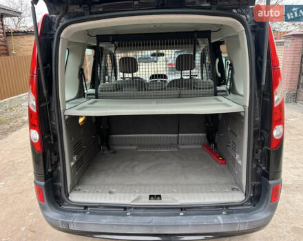 Чорний Рено Кєнгу, об'ємом двигуна 1.6 л та пробігом 201 тис. км за 8400 $, фото 39 на Automoto.ua