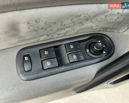 Черный Рено Кенгу, объемом двигателя 1.6 л и пробегом 214 тыс. км за 7300 $, фото 29 на Automoto.ua