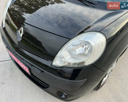 Черный Рено Кенгу, объемом двигателя 1.6 л и пробегом 214 тыс. км за 7300 $, фото 2 на Automoto.ua