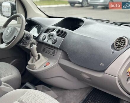 Черный Рено Кенгу, объемом двигателя 1.5 л и пробегом 227 тыс. км за 7300 $, фото 18 на Automoto.ua