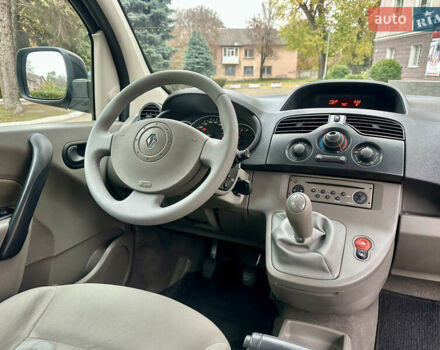 Черный Рено Кенгу, объемом двигателя 1.6 л и пробегом 165 тыс. км за 7700 $, фото 21 на Automoto.ua