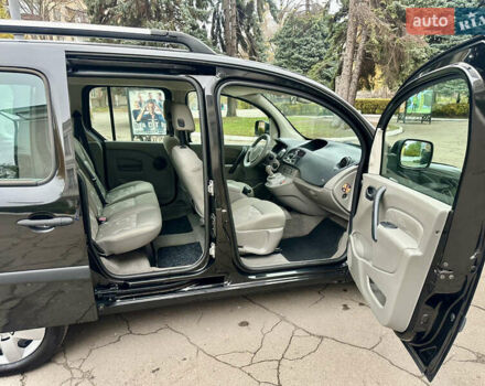 Черный Рено Кенгу, объемом двигателя 1.6 л и пробегом 165 тыс. км за 7700 $, фото 19 на Automoto.ua
