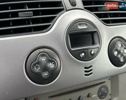 Черный Рено Кенгу, объемом двигателя 1.5 л и пробегом 227 тыс. км за 7300 $, фото 21 на Automoto.ua