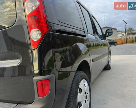 Черный Рено Кенгу, объемом двигателя 1.6 л и пробегом 214 тыс. км за 7300 $, фото 10 на Automoto.ua