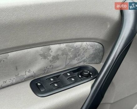 Черный Рено Кенгу, объемом двигателя 1.5 л и пробегом 227 тыс. км за 7300 $, фото 27 на Automoto.ua