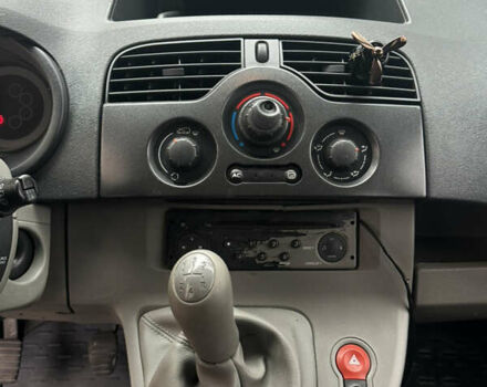 Черный Рено Кенгу, объемом двигателя 1.6 л и пробегом 241 тыс. км за 4850 $, фото 25 на Automoto.ua