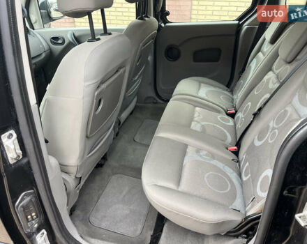 Чорний Рено Кєнгу, об'ємом двигуна 1.6 л та пробігом 201 тис. км за 8400 $, фото 35 на Automoto.ua