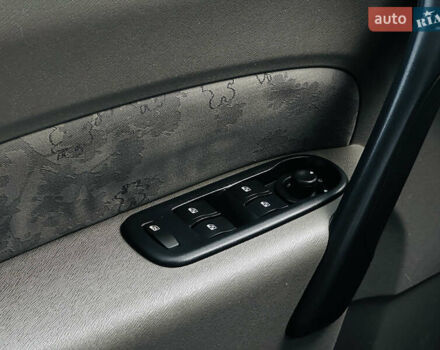 Чорний Рено Кєнгу, об'ємом двигуна 1.6 л та пробігом 136 тис. км за 8400 $, фото 34 на Automoto.ua