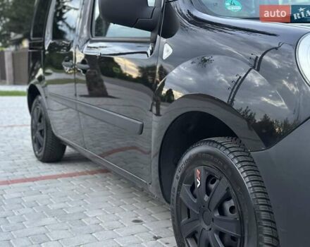 Черный Рено Кенгу, объемом двигателя 1.6 л и пробегом 198 тыс. км за 7500 $, фото 1 на Automoto.ua