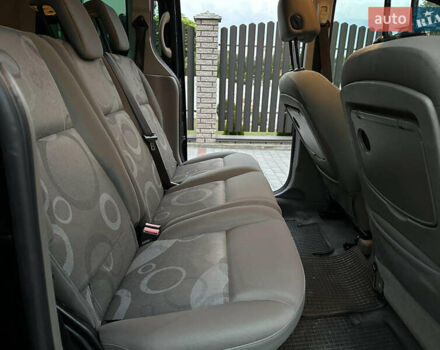 Черный Рено Кенгу, объемом двигателя 1.6 л и пробегом 254 тыс. км за 7300 $, фото 7 на Automoto.ua