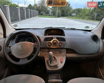 Черный Рено Кенгу, объемом двигателя 1.6 л и пробегом 254 тыс. км за 7300 $, фото 4 на Automoto.ua