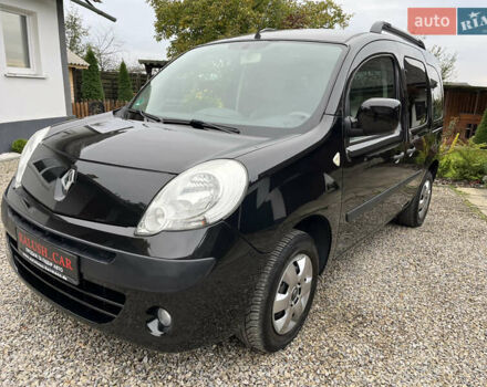 Черный Рено Кенгу, объемом двигателя 1.6 л и пробегом 202 тыс. км за 7800 $, фото 2 на Automoto.ua