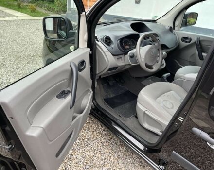 Черный Рено Кенгу, объемом двигателя 0 л и пробегом 203 тыс. км за 7750 $, фото 4 на Automoto.ua