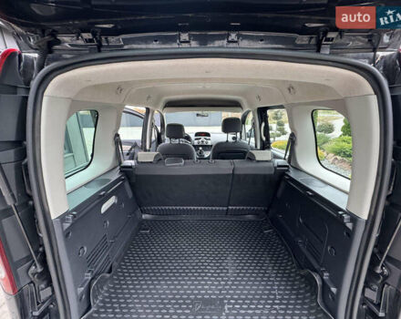 Рено Кенгу 2011 в Калуше на Automoto.ua Черный Рено Кенгу, объемом двигателя 1.6 л и пробегом 192 тыс. км за 7550 $, фото 10 на Automoto.ua