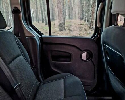 Черный Рено Кенгу, объемом двигателя 1.6 л и пробегом 229 тыс. км за 8000 $, фото 92 на Automoto.ua