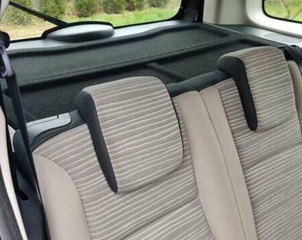 Черный Рено Кенгу, объемом двигателя 1.6 л и пробегом 236 тыс. км за 6700 $, фото 9 на Automoto.ua