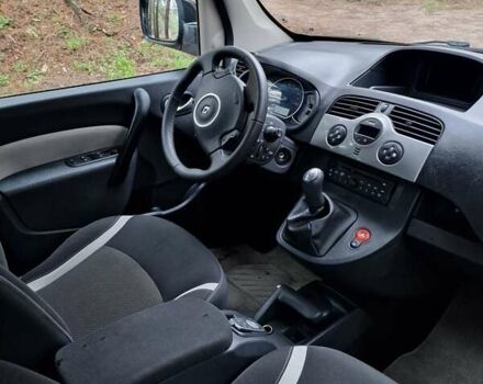 Черный Рено Кенгу, объемом двигателя 1.6 л и пробегом 229 тыс. км за 7900 $, фото 93 на Automoto.ua