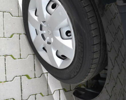 Чорний Рено Кєнгу, об'ємом двигуна 1.6 л та пробігом 170 тис. км за 8450 $, фото 5 на Automoto.ua