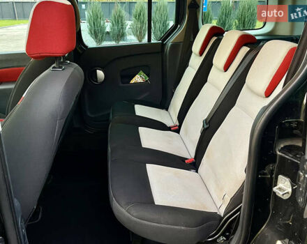 Черный Рено Кенгу, объемом двигателя 1.6 л и пробегом 178 тыс. км за 8750 $, фото 5 на Automoto.ua