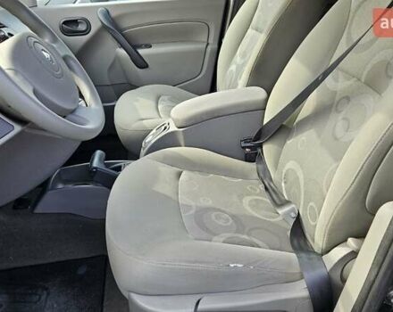 Черный Рено Кенгу, объемом двигателя 1.5 л и пробегом 220 тыс. км за 8700 $, фото 6 на Automoto.ua