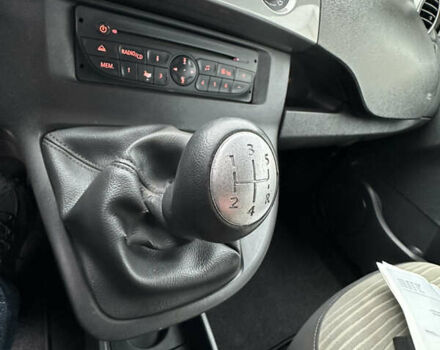 Чорний Рено Кєнгу, об'ємом двигуна 1.6 л та пробігом 212 тис. км за 8599 $, фото 12 на Automoto.ua