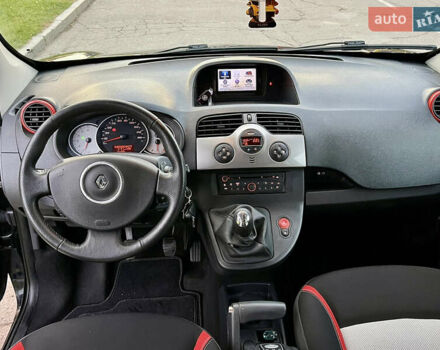 Черный Рено Кенгу, объемом двигателя 1.6 л и пробегом 178 тыс. км за 8750 $, фото 8 на Automoto.ua