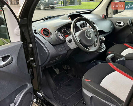 Черный Рено Кенгу, объемом двигателя 1.6 л и пробегом 178 тыс. км за 8750 $, фото 6 на Automoto.ua