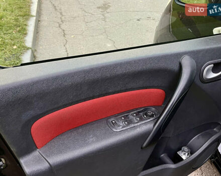 Черный Рено Кенгу, объемом двигателя 1.6 л и пробегом 178 тыс. км за 8750 $, фото 7 на Automoto.ua