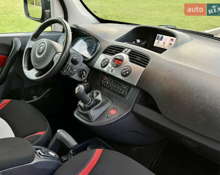 Черный Рено Кенгу, объемом двигателя 1.6 л и пробегом 178 тыс. км за 8750 $, фото 14 на Automoto.ua