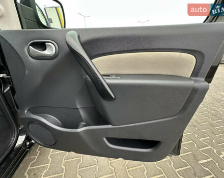 Чорний Рено Кєнгу, об'ємом двигуна 1.6 л та пробігом 212 тис. км за 8599 $, фото 19 на Automoto.ua