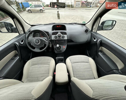 Чорний Рено Кєнгу, об'ємом двигуна 1.6 л та пробігом 212 тис. км за 8599 $, фото 8 на Automoto.ua