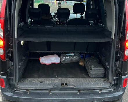 Черный Рено Кенгу, объемом двигателя 1.5 л и пробегом 324 тыс. км за 8500 $, фото 4 на Automoto.ua